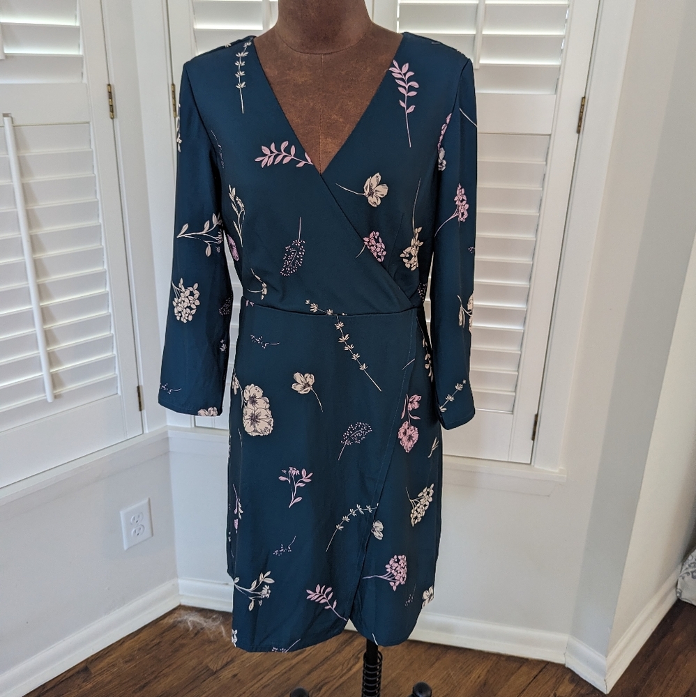 Lark & Ro Faux wrap dress size 8